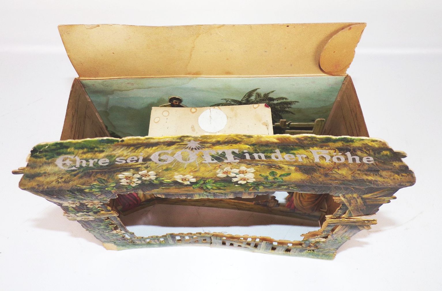 Alte Krippe aus Papier um 1900 lithografierte Weihnachtskrippe 