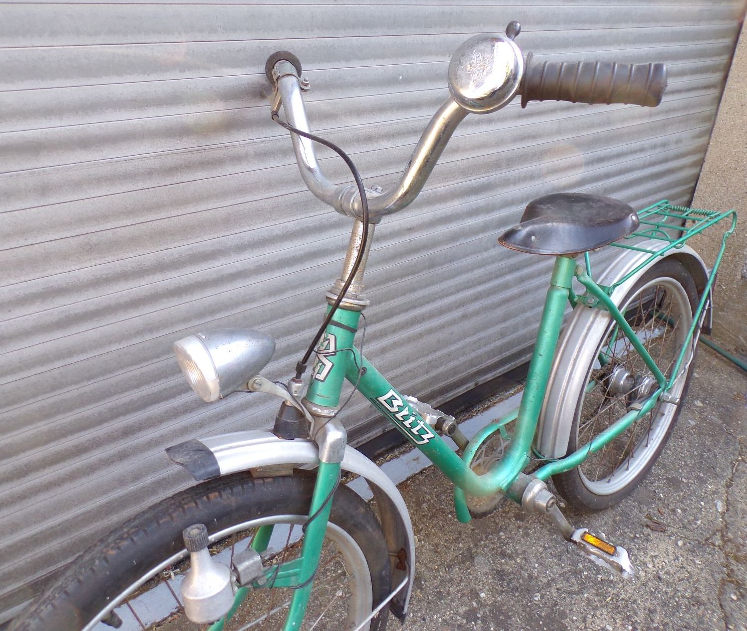 Altes Blitz Fahrrad DDR grün Kinderfahrrad 