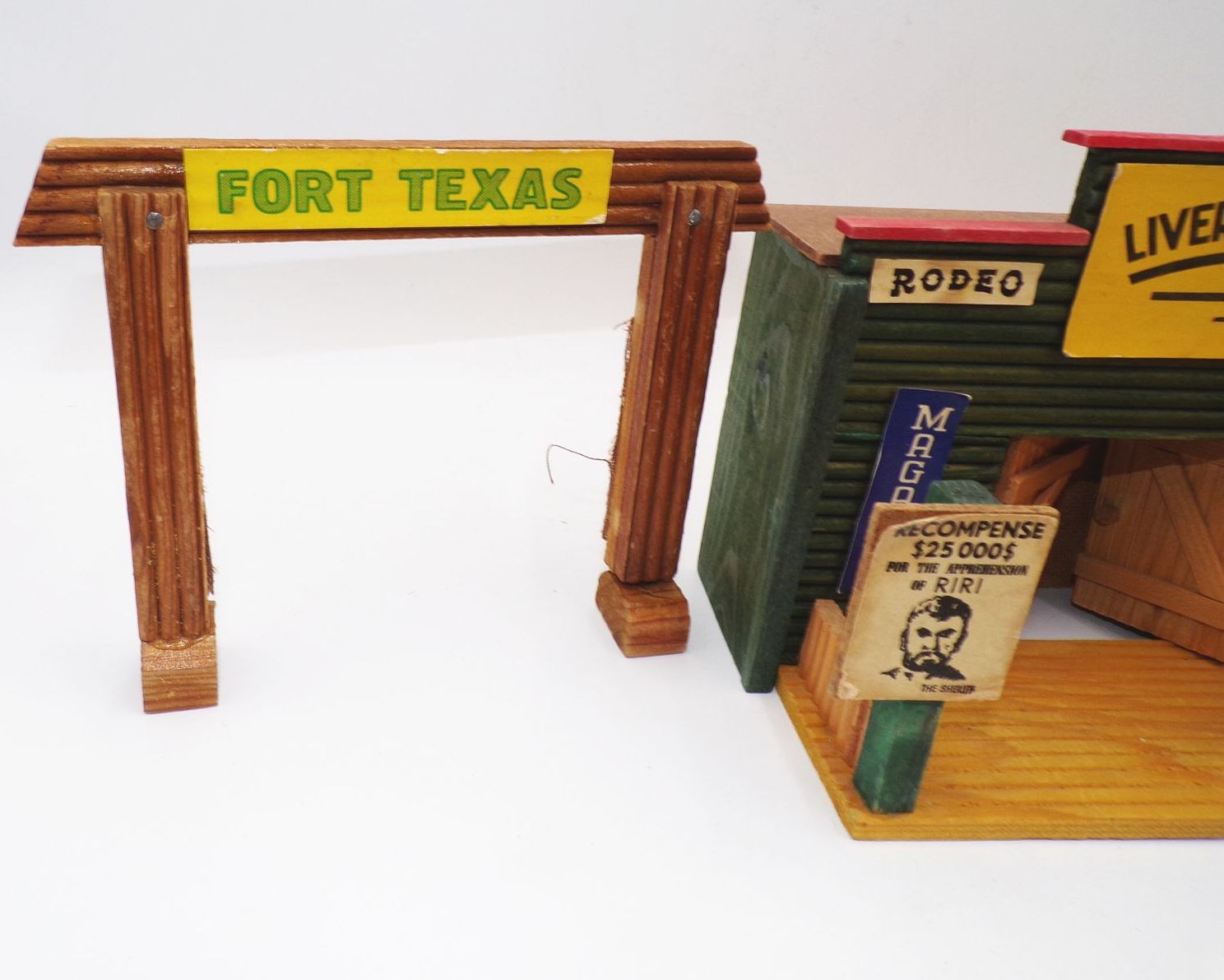 Konvolut Wildwest Häuser Saloon DDR