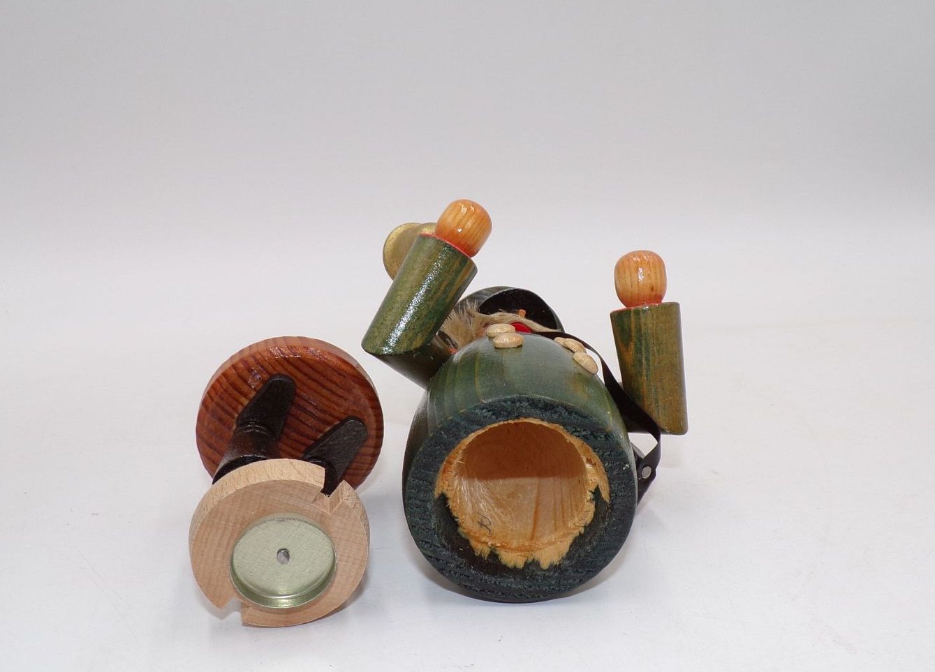Alter Erzgebirge Räuchermännchen Dorfschulze DDR mit Originalkarton Alter Erzgebirge Räuchermännchen Dorfschulze DDR mit Originalkarton