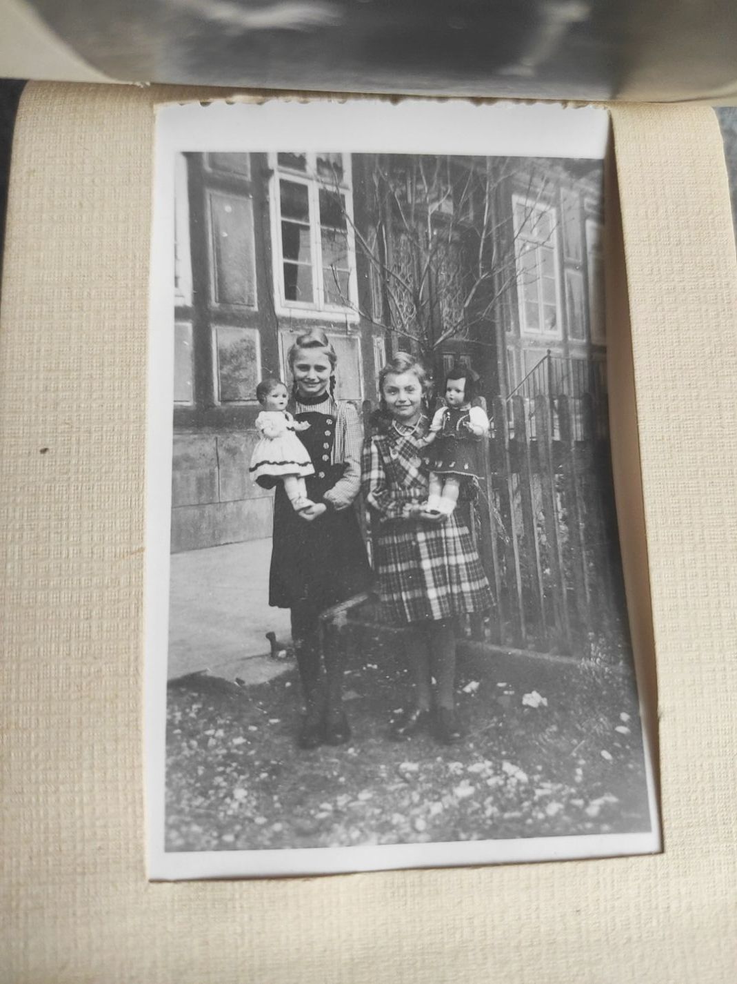 Alte Fotoalben 3 Stück schwarz weiß 103 Fotos Familie Reise Alte Fotoalben 3 Stück schwarz weiß 103 Fotos Familie Reise