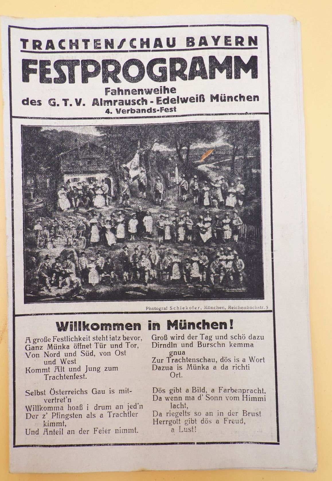 Trachtenschau Bayern Festprogramm Fahnenweihe GTV Almrausch Edelweiß München