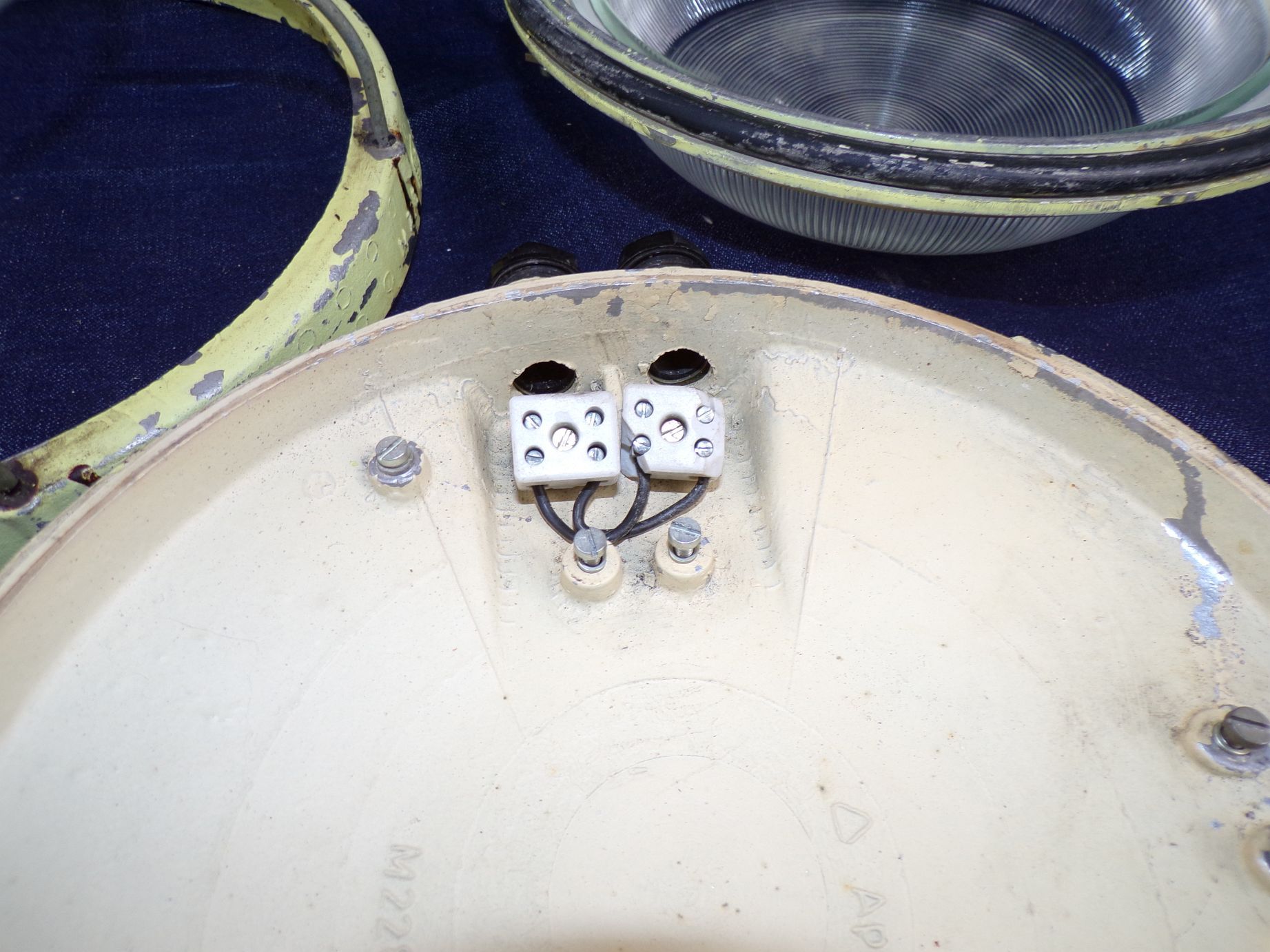 Alte Bunkerleuchte APAG M2263 Wandlampe Deckenleuchte Ex geschützt