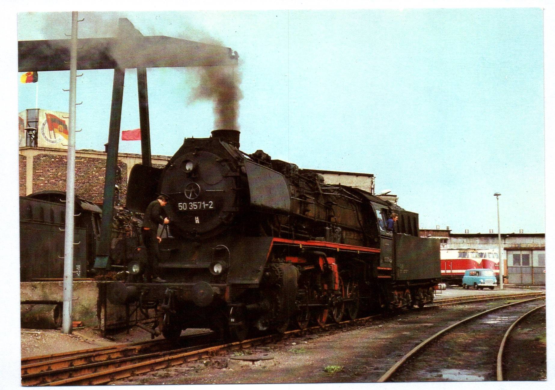 Foto Ak Dampflok 50 3571-2 Bahnbetriebswerk Rostock 1980 Foto Ak Dampflok 50 3571-2 Bahnbetriebswerk Rostock 1980