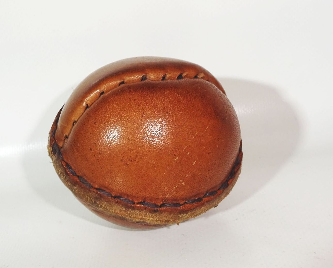 Alter Leder Schlagball Wurfball Sportball vintage Alter Leder Schlagball Wurfball Sportball vintage