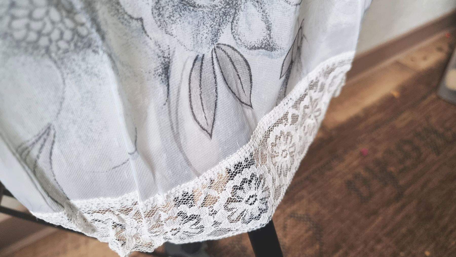 Negligee hellblau mit Blumenmuster Vintage Nachthemd Retro mit Spitze Negligee hellblau mit Blumenmuster Vintage Nachthemd Retro mit Spitze