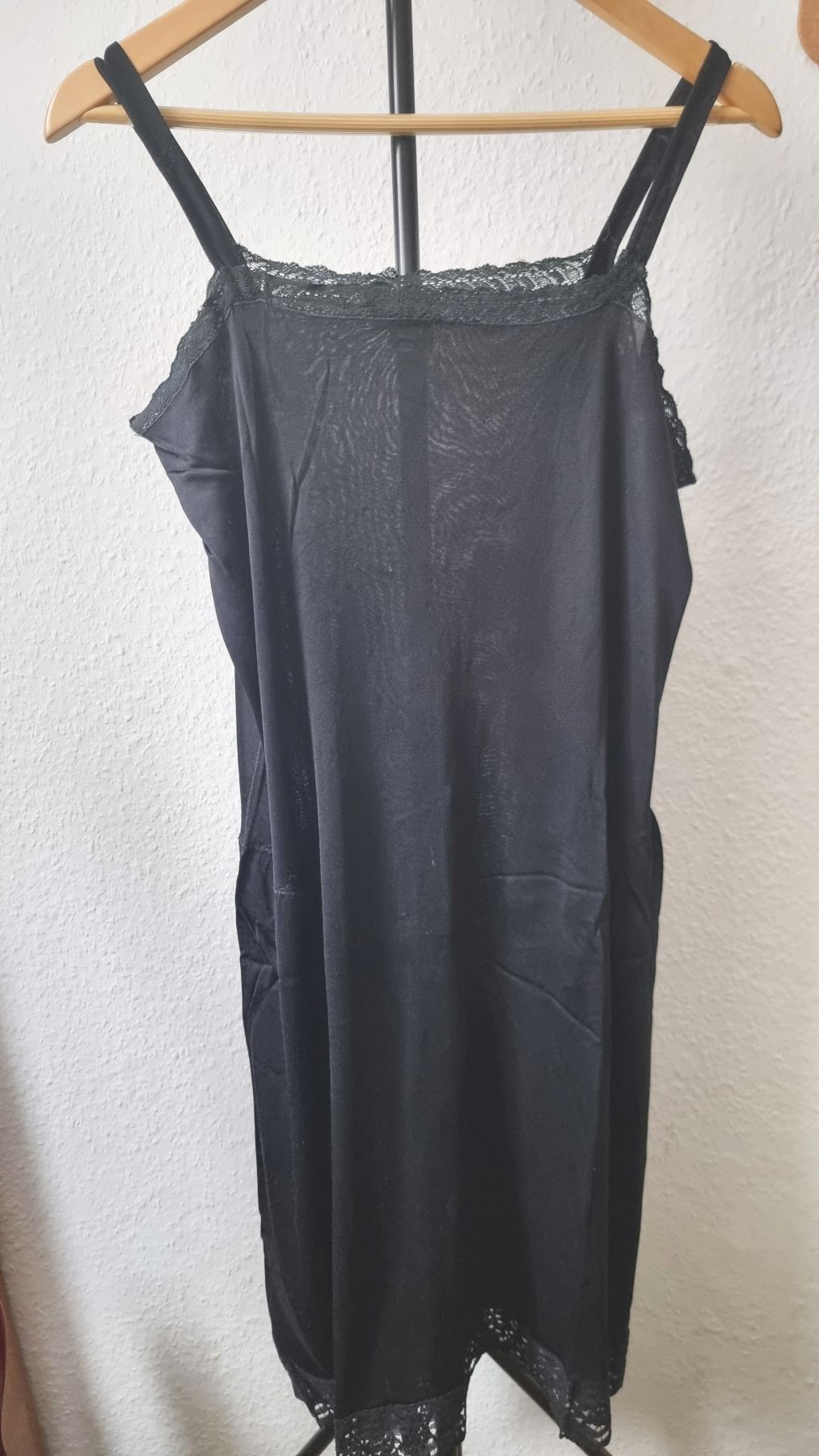 Schwarzes Vintage Negligee Trägerhemd Damen Unterkleid Schwarzes Vintage Negligee Trägerhemd Damen Unterkleid
