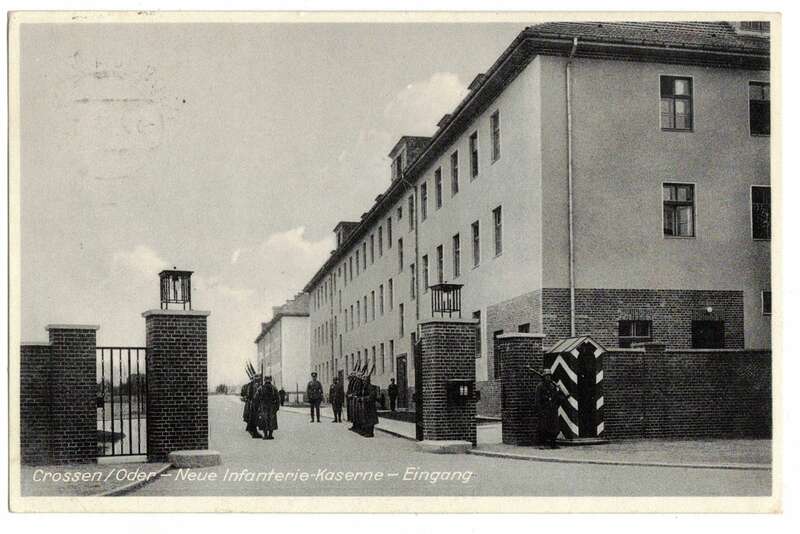 Ak Crossen Oder Neue Infanterie Kaserne Eingang 1938