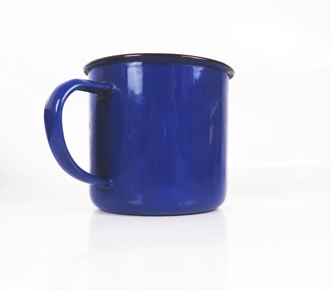 Alte Tasse Emaille blau weiß Tasse Emailtasse Pflanzgefäß Trinkbecher Alte Tasse Emaille blau weiß Tasse Emailtasse Pflanzgefäß Trinkbecher