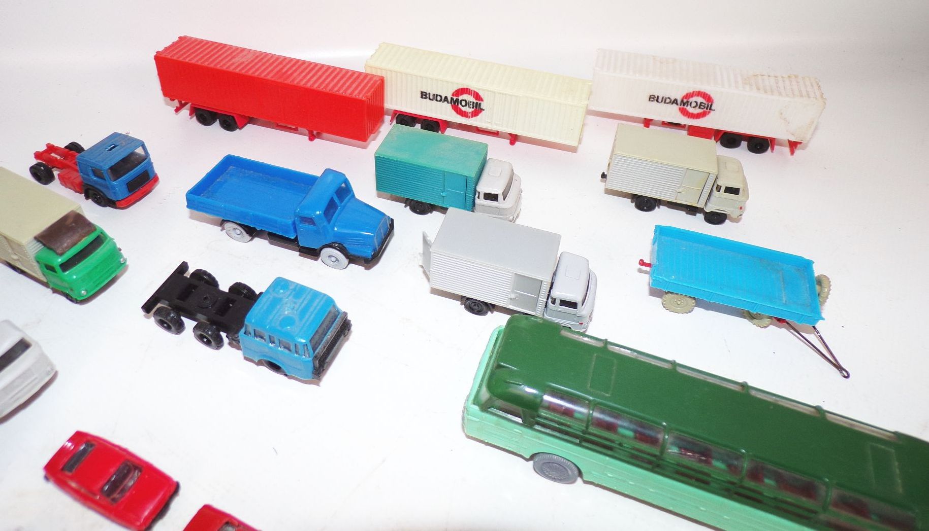 Konvolut DDR Modellautos Traktor Bus LKW TT H0 Modelle