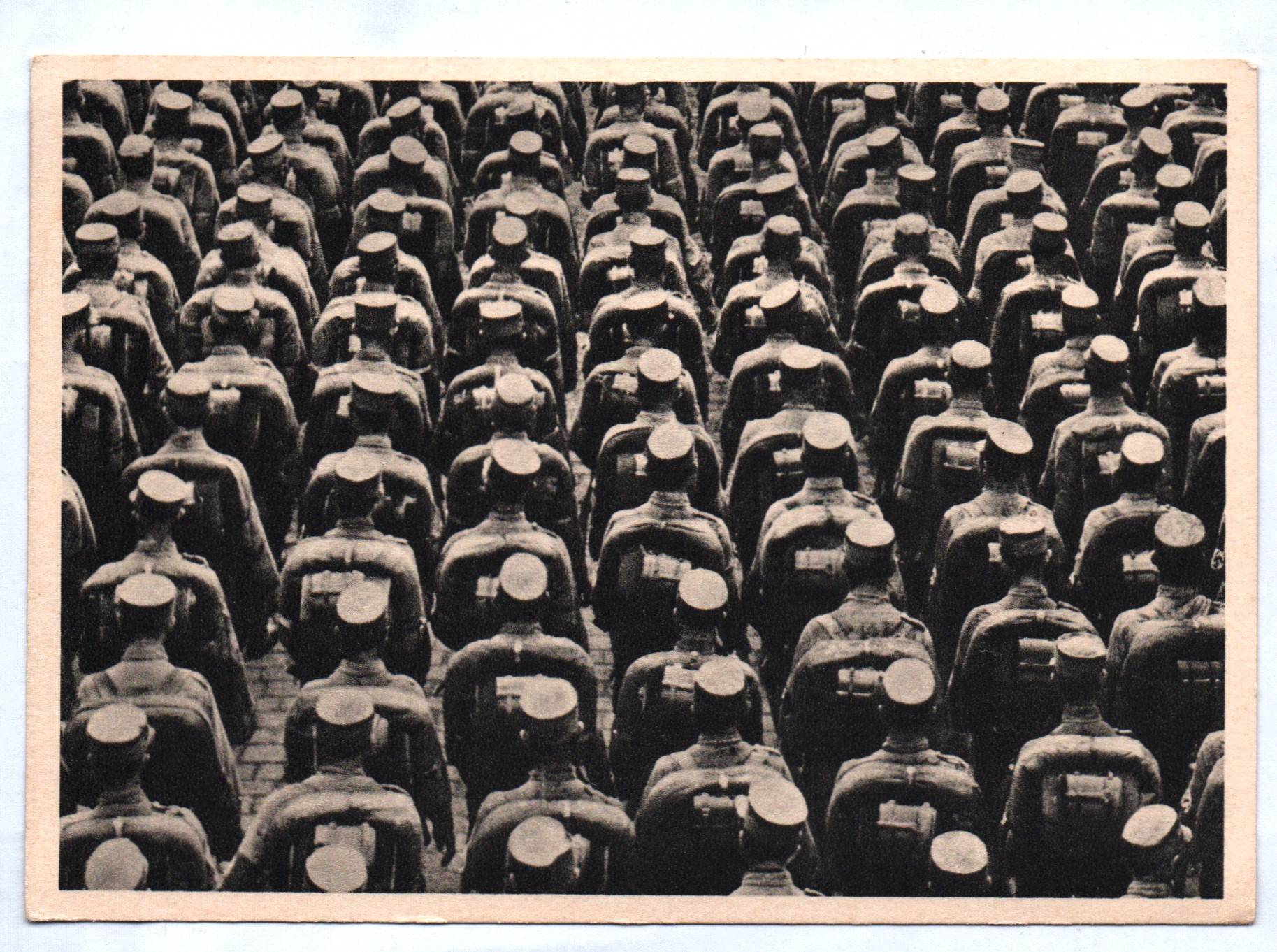 Ak marschierende Soldaten 2 Weltkrieg Propaganda 