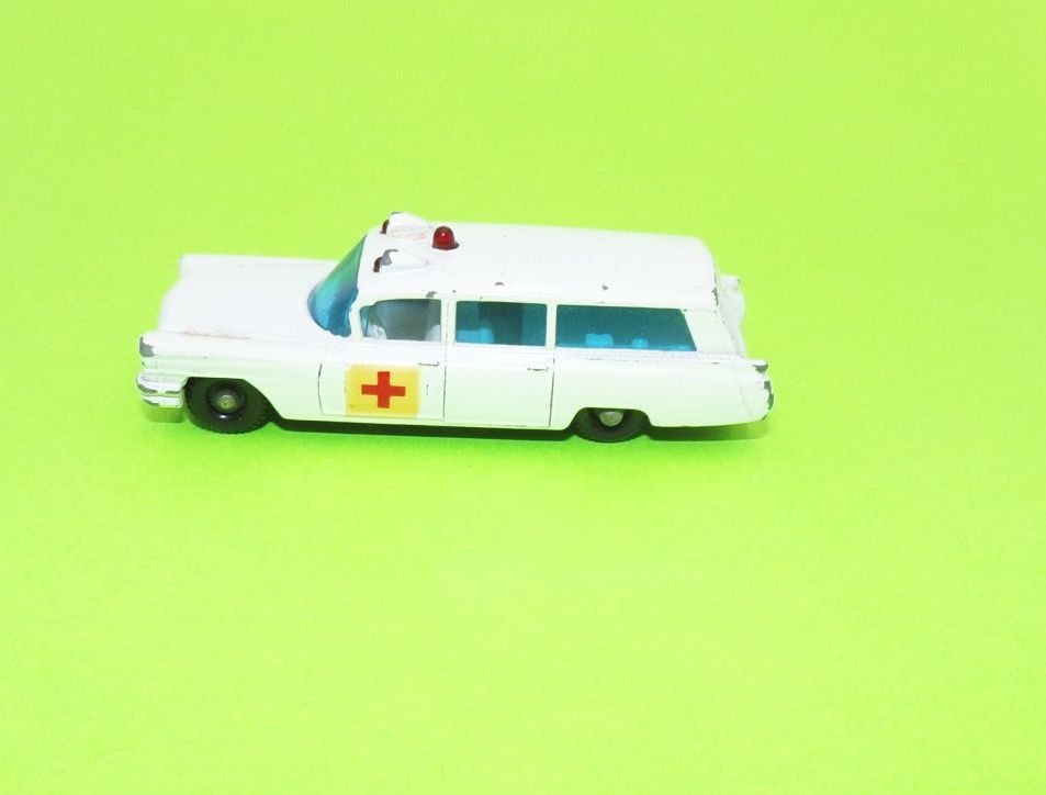 Old Matchbox Auto No 54 Cadillac Ambulance mit OVP Old Matchbox Auto No 54 Cadillac Ambulance mit OVP