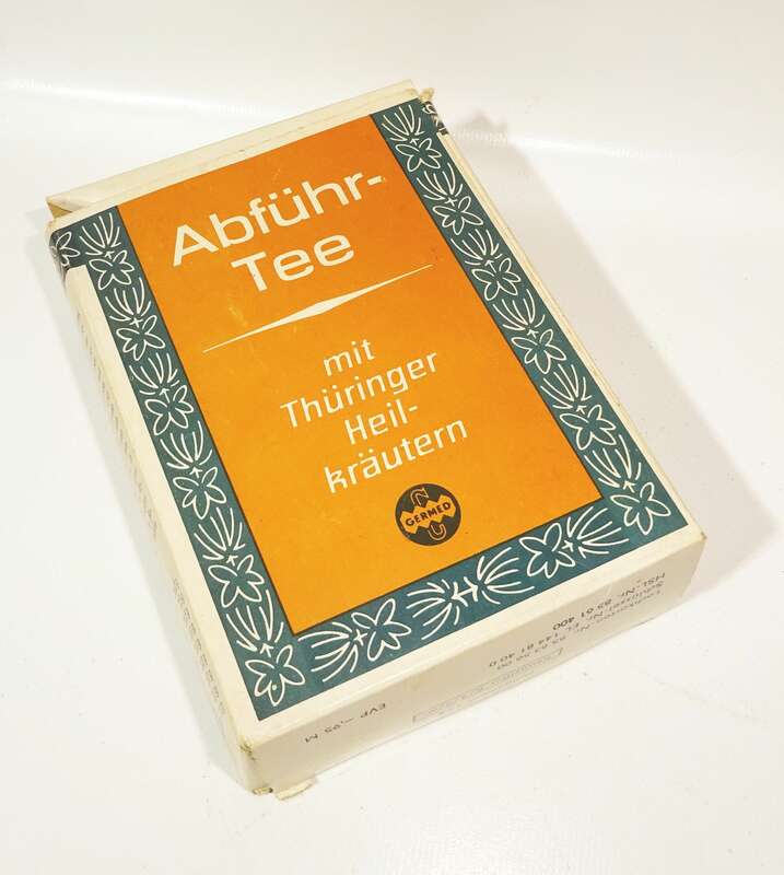 DDR Tee Packungen Bombastus Schlankheitstee Abführtee Laden Deko Reklame
