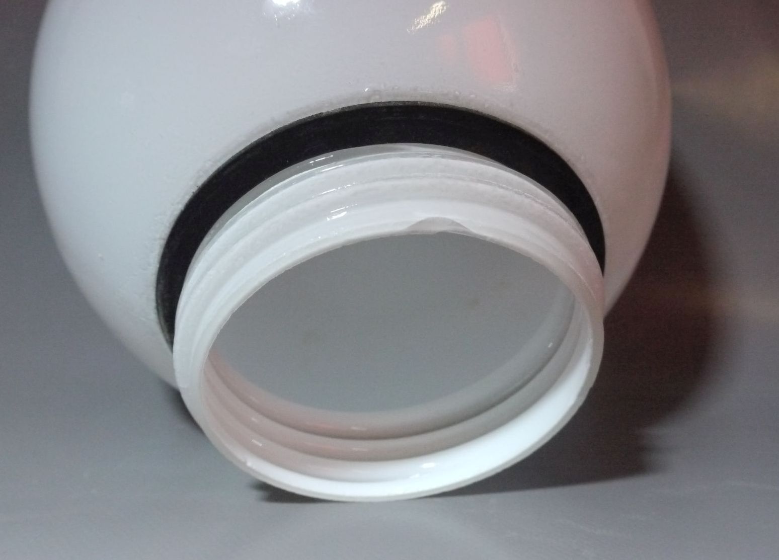 Alte Außenleuchte Porzellan Fassung alte Kugellampe IP41 Glas Weiss Bauhaus