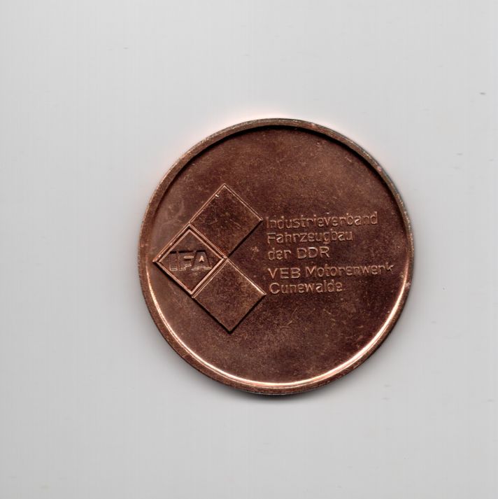 Medaille Verdienter Mitarbeiter des Betriebes VEB Motorenwerk Cunewalde Medaille Verdienter Mitarbeiter des Betriebes VEB Motorenwerk Cunewalde