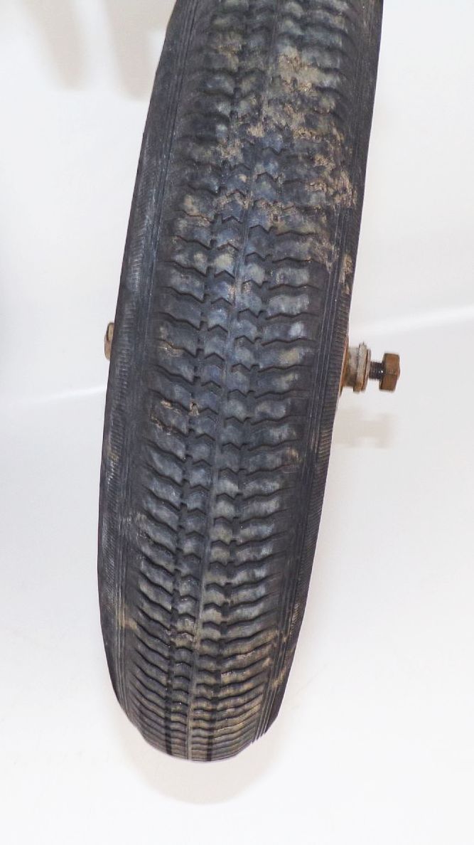 Alte Wagenräder Metall Reifen Industrie Design Rad 2 Vintage Räder Deko Alte Wagenräder Metall Reifen Industrie Design Rad 2 Vintage Räder Deko