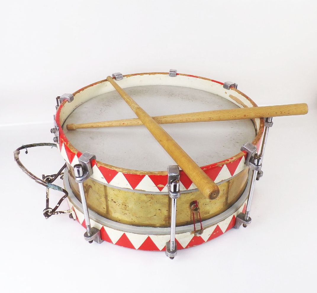 Alte Trommel Marschtrommel mit drumsticks Vintage Musikinstrument Drums