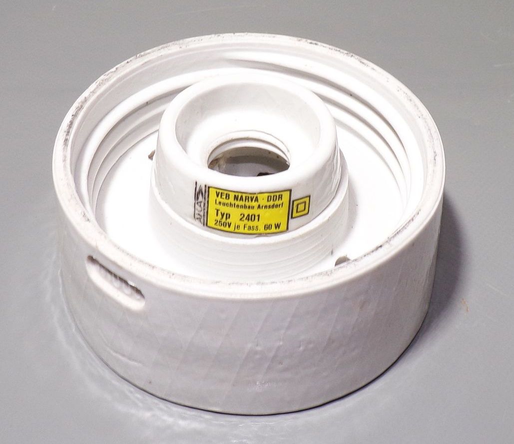 Alte Lampe Rund Weiss E27 Glas Porzellan Kellerlampe Loft Deko