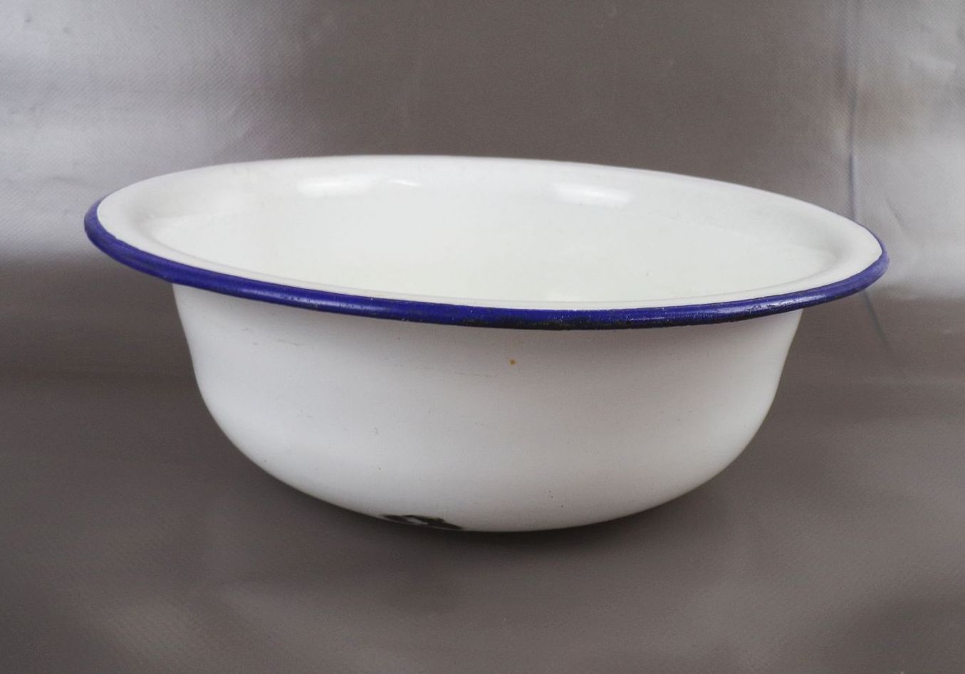 Alte Emailschüssel Pflanzschale blau weiß Emaille Gartendeko