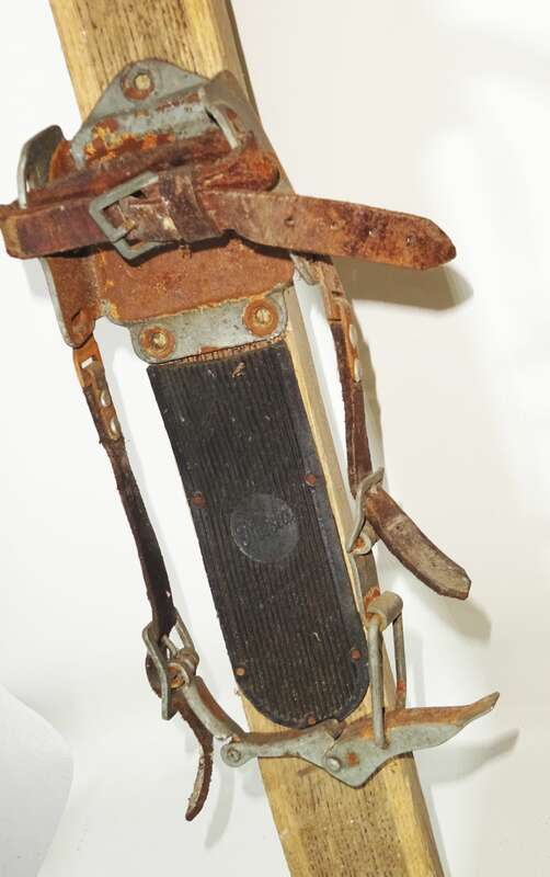 Alte Kinder Holzski Skier Ruppersdorf Deko 