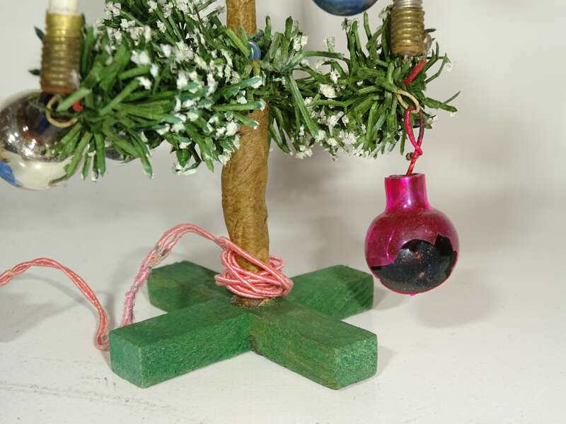 Alter Weihnachtsbaum Christbaum beleuchtet Tischweihnachtsbaum 20 cm