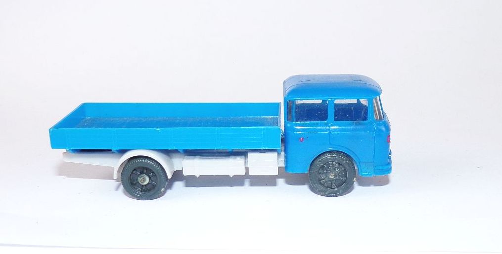Alter Skoda LKW Pritsche H0 blau wohl Permot Hruska Alter Skoda LKW Pritsche H0 blau wohl Permot Hruska