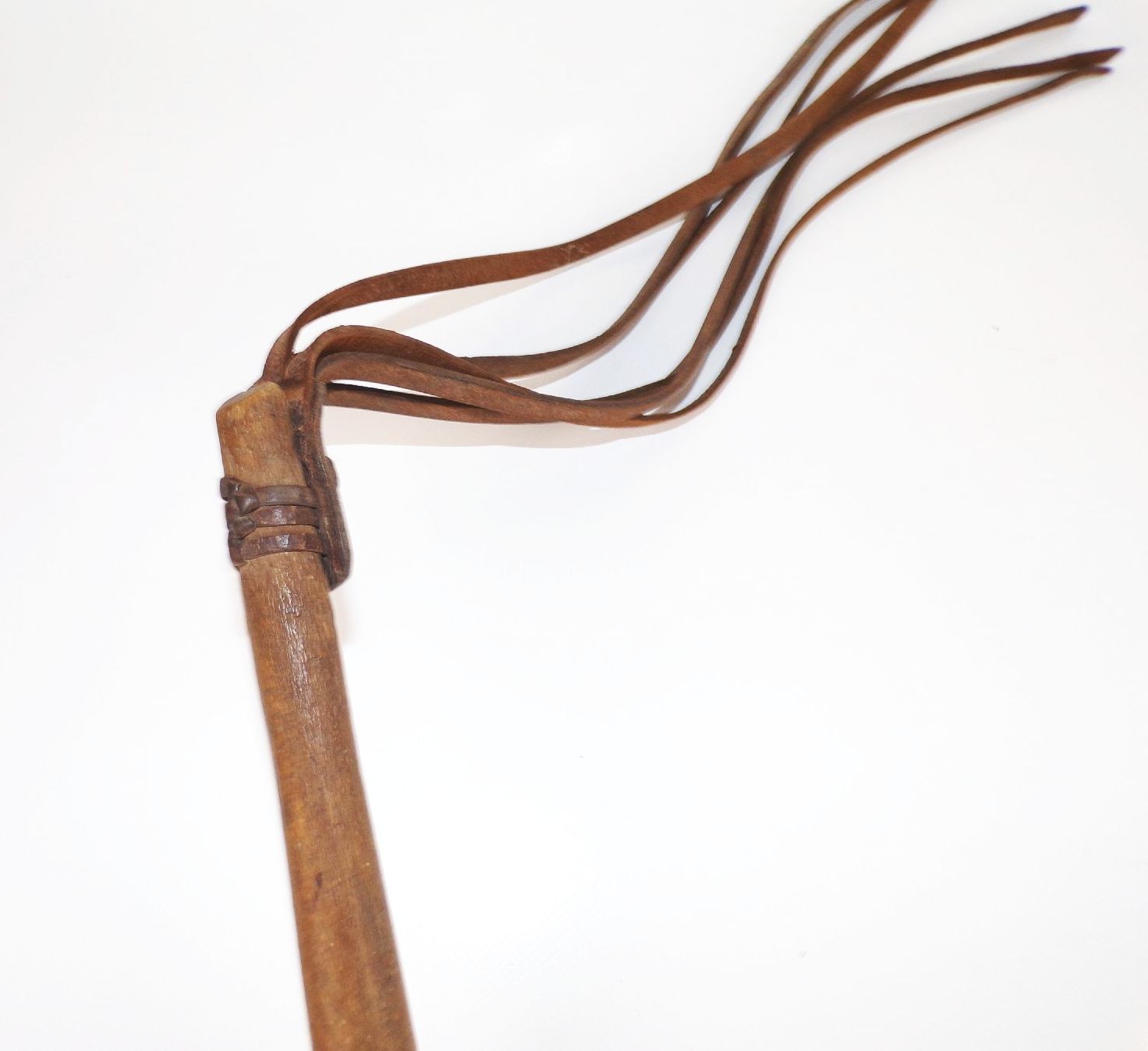 Peitsche alter Ochsenziemer Antik Holz Leder Riemenpeitsche Peitsche alter Ochsenziemer Antik Holz Leder Riemenpeitsche