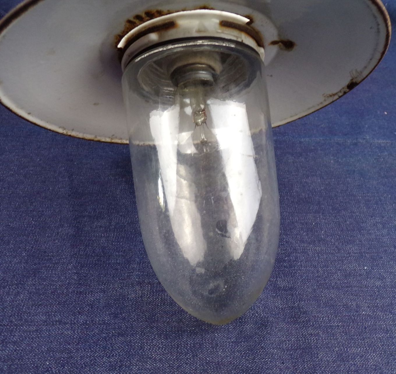 Alte Deckenleuchte Emaille Weiß E27 Glaskolben Loft Industrie Design Alte Deckenleuchte Emaille Weiß E27 Glaskolben Loft Industrie Design