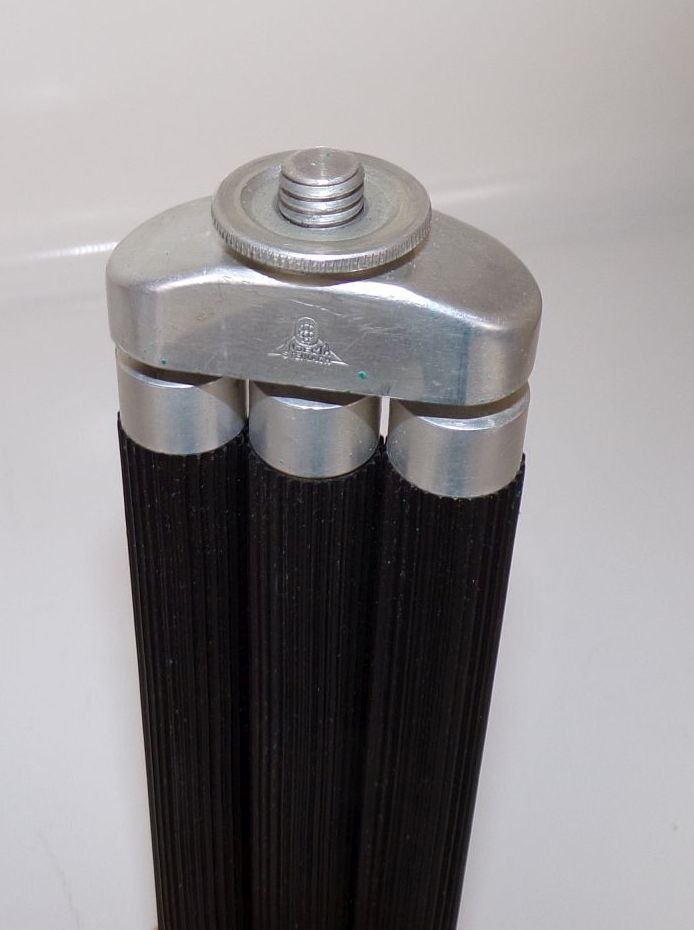 Altes Fotostativ DDR Dreibein Stativ Etui Altes Fotostativ DDR Dreibein Stativ Etui