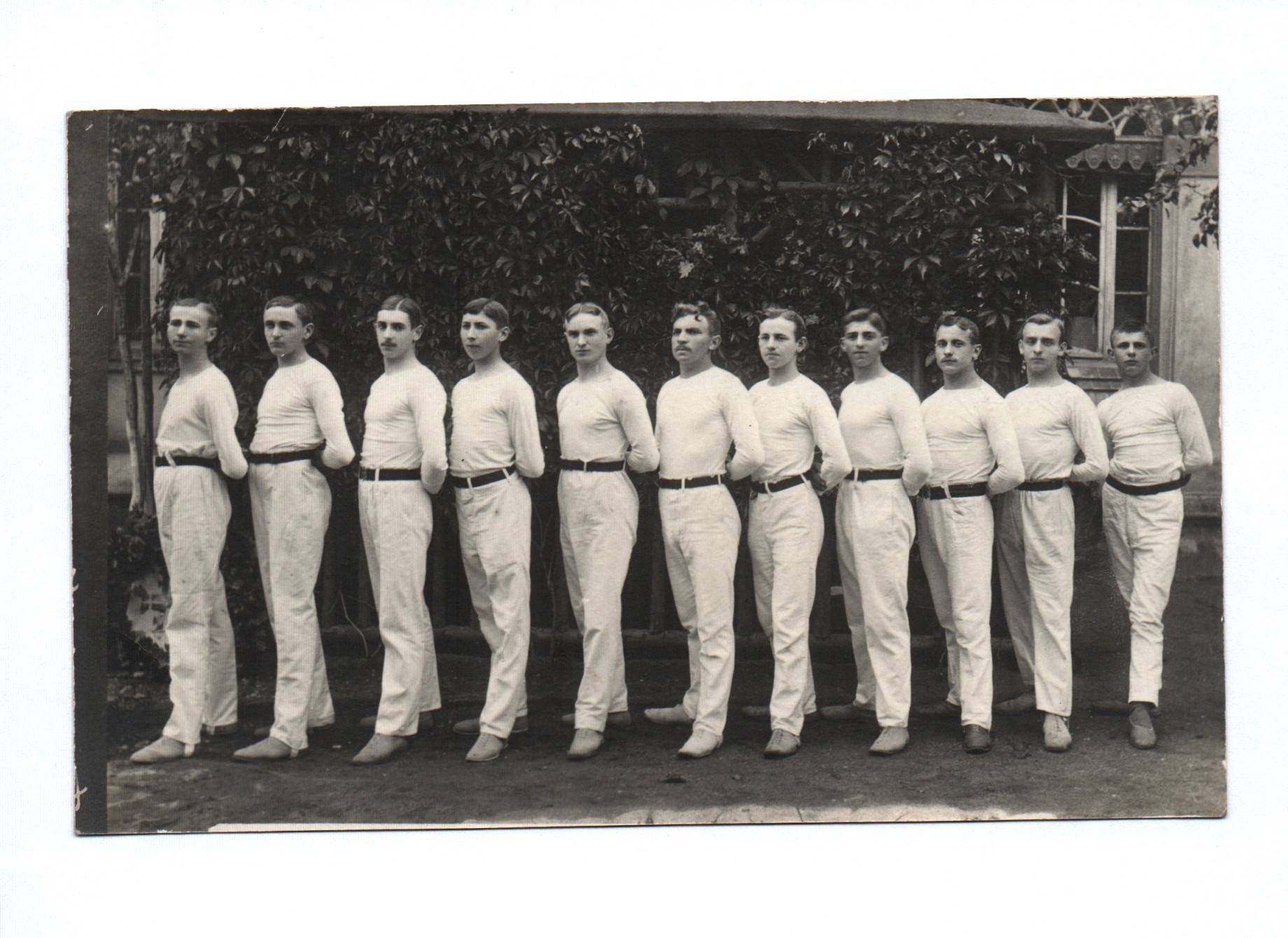 Foto Ak Oschatz um 1912 Herren Turnriege Sport Männer Foto Ak Oschatz um 1912 Herren Turnriege Sport Männer