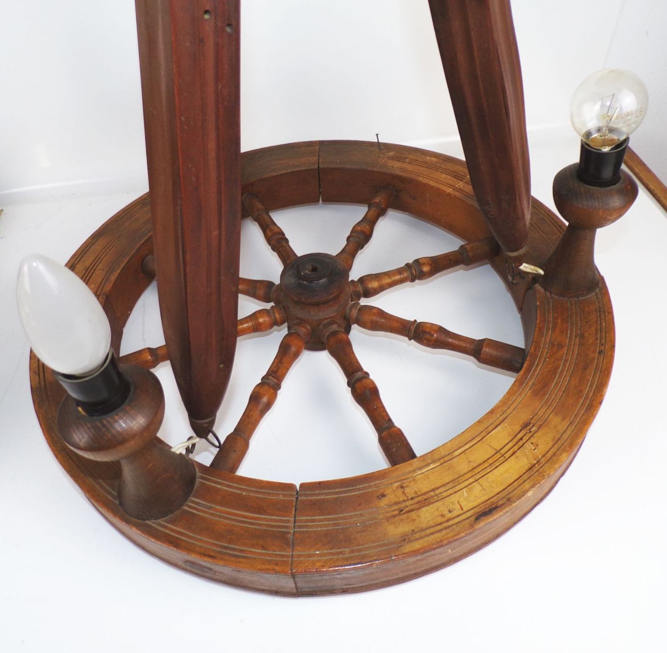 Alte Bauernlampe Deckenleuchte um 1900 geschnitzte Figuren Bauernstube