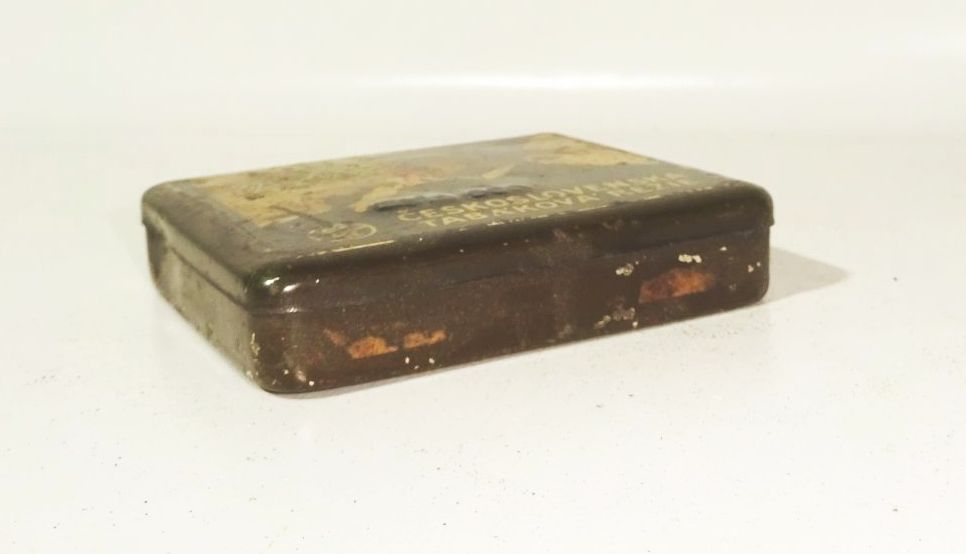 Blechdose rauchender Herr 20 Yaka Zigarettendose Ceskoslovenska Tabak 1920er