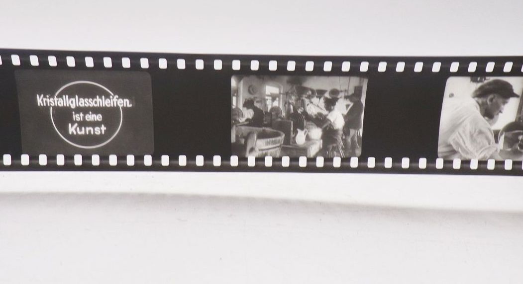 Alter Rollfilm Kristallglasschleiferei 12 Bilder Diafilm für Pouva Magica Alter Rollfilm Kristallglasschleiferei 12 Bilder Diafilm für Pouva Magica