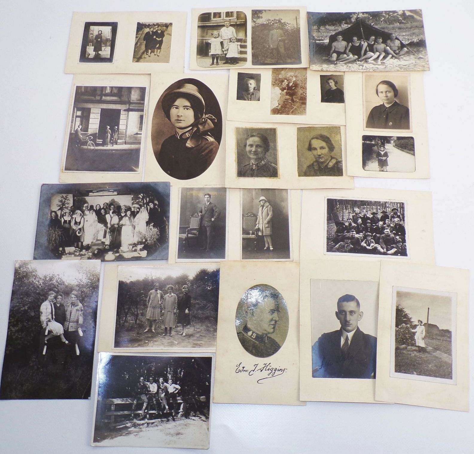 Foto Konvolut Heilsarmee Uniform Portraits um 1920 bis 1930er 