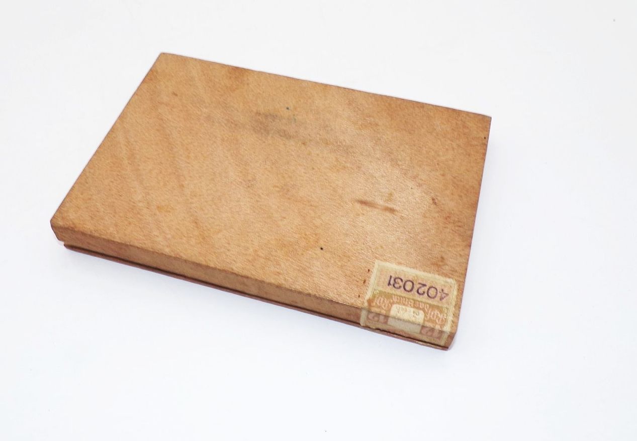 Alte Zigarrenkiste Waffenstolz Stahlhelm Soldat um 1930 bis 2 Wk Alte Zigarrenkiste Waffenstolz Stahlhelm Soldat um 1930 bis 2 Wk