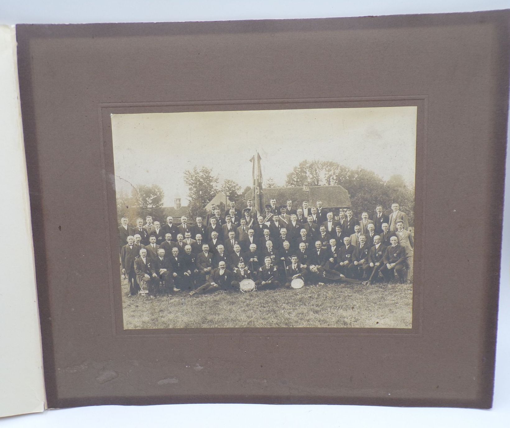 2 x Foto Straßgräbchen Militärverein 1912 1921 mit Historie 2 x Foto Straßgräbchen Militärverein 1912 1921 mit Historie