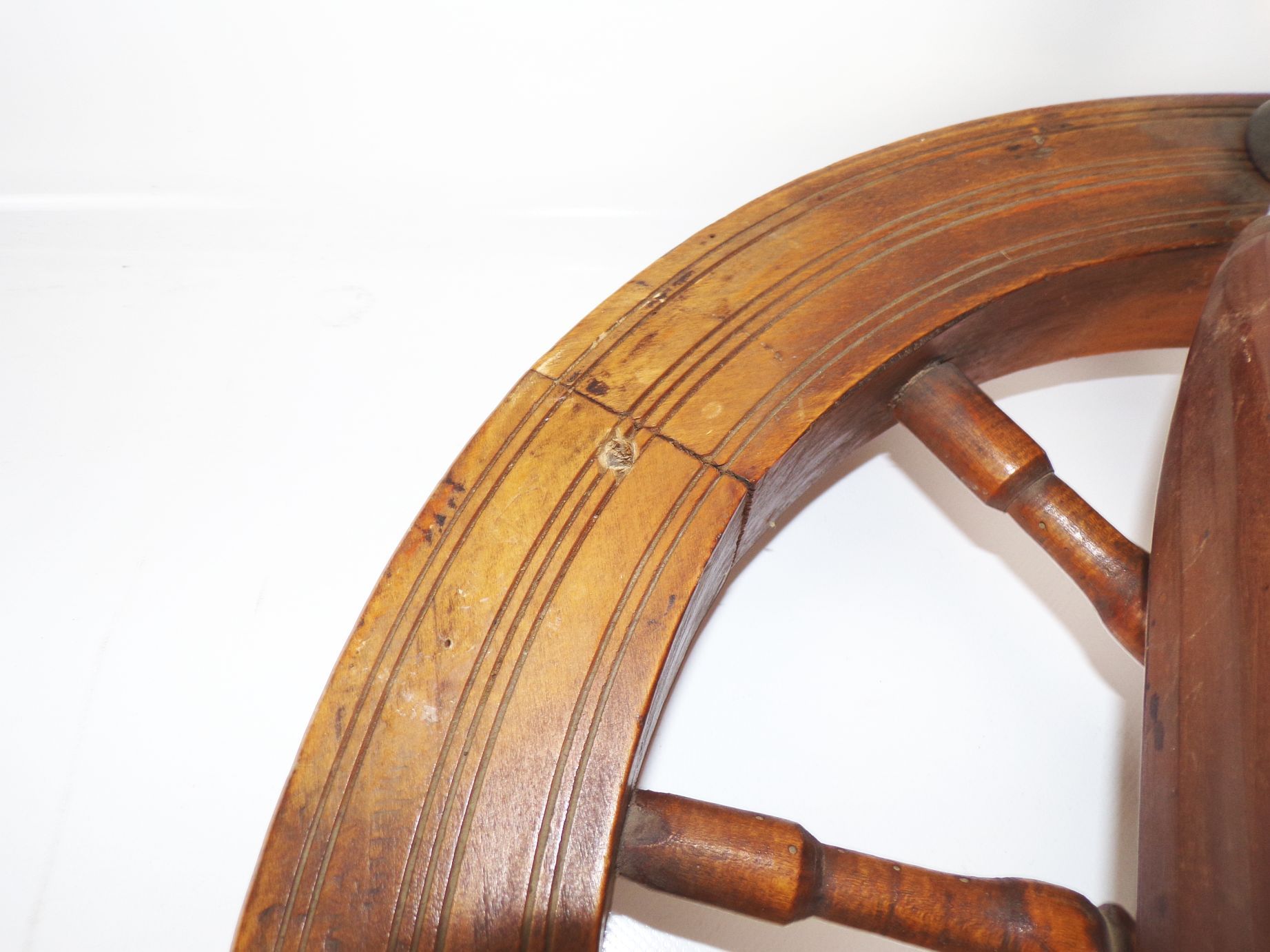 Alte Bauernlampe Deckenleuchte um 1900 geschnitzte Figuren Bauernstube