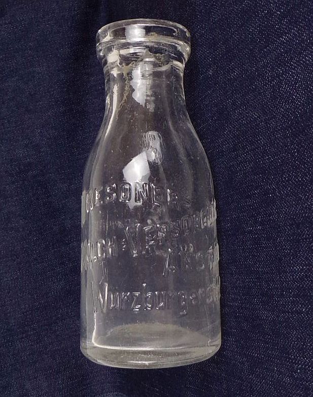 Alte Flasche Dresdner Mich Versorgungsanstalt Würzburgerstraße Antik Glas Alte Flasche Dresdner Mich Versorgungsanstalt Würzburgerstraße Antik Glas