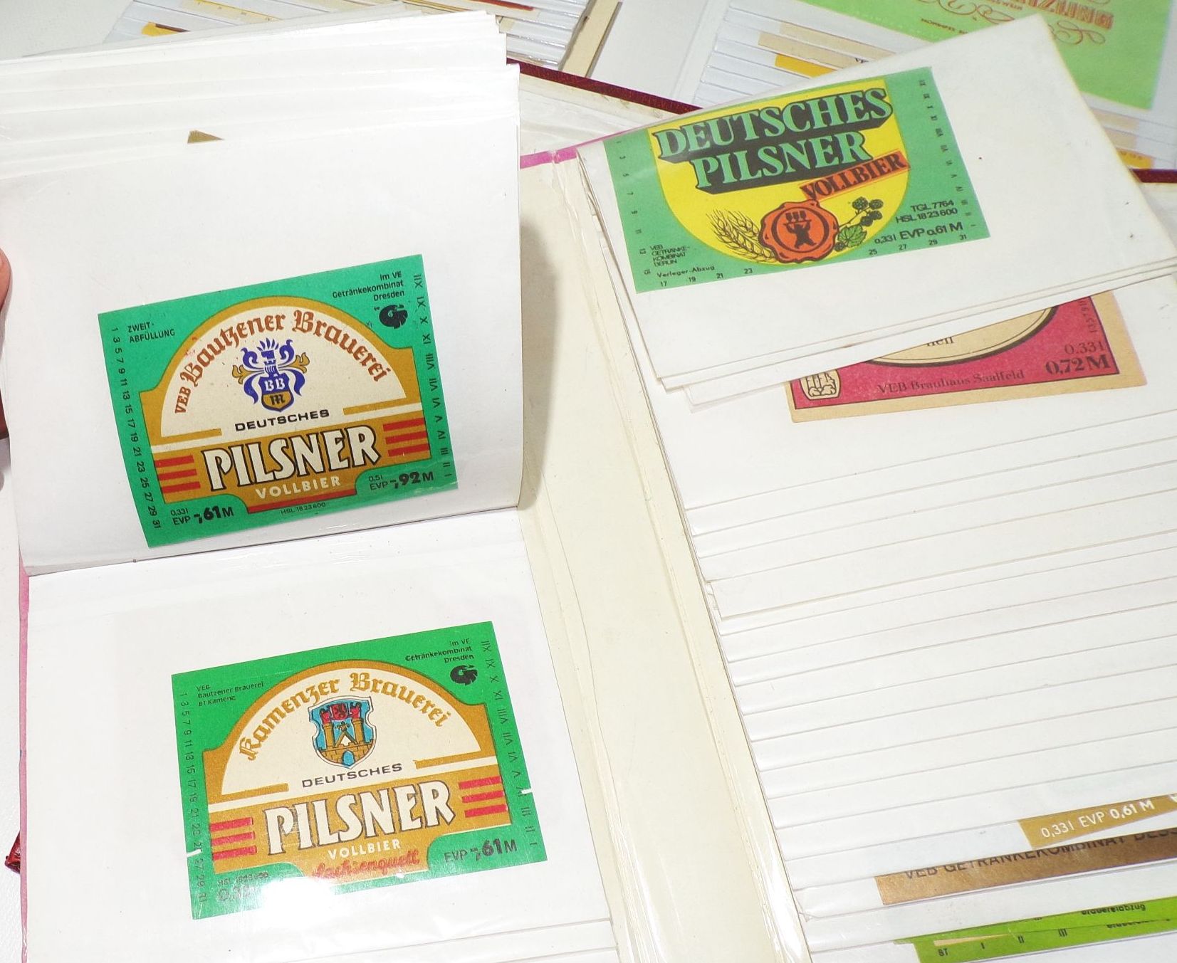 Konvolut alte Bieretiketten und Weinetiketten Konvolut alte Bieretiketten und Weinetiketten