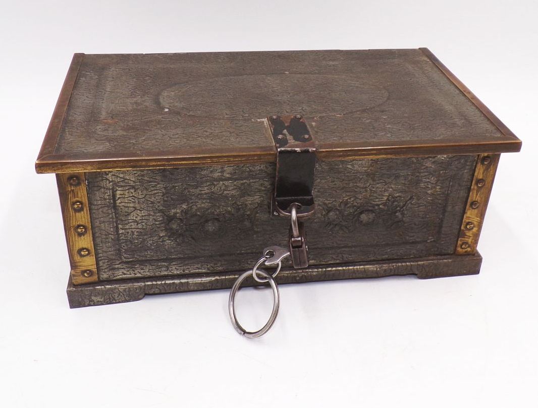 Alte Metall Schatulle Box Truhe Deko 