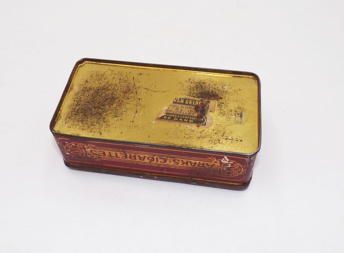 Alte Araks Zigaretten Blechdose um 1900 Tchamkerten Alte Araks Zigaretten Blechdose um 1900 Tchamkerten