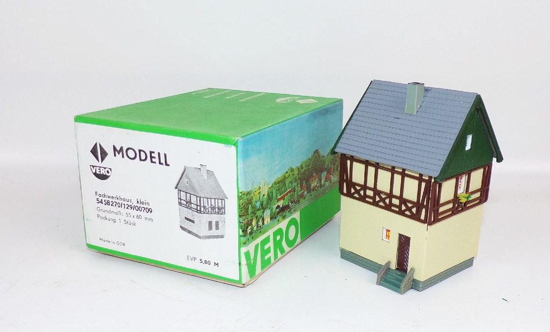 Altes Vero Modell Fachwerkhaus Klein mit Originalkarton Spur TT H0