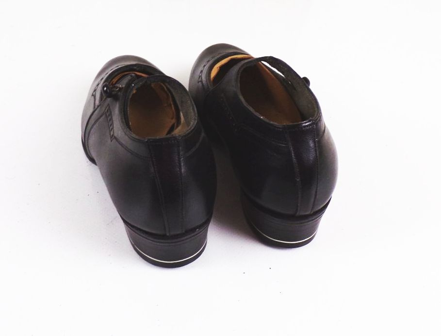 Schuhe für Mädchen Leder Größe 28 aus den 1930er OVP Nos Spangenschuh Schuhe für Mädchen Leder Größe 28 aus den 1930er OVP Nos Spangenschuh