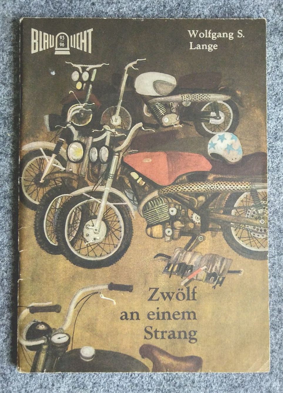 Blaulicht Krimi Roman Heft Zwölf an einem Strang Nr 95 96 Wolfgang S Lange Blaulicht Krimi Roman Heft Zwölf an einem Strang Nr 95 96 Wolfgang S Lange