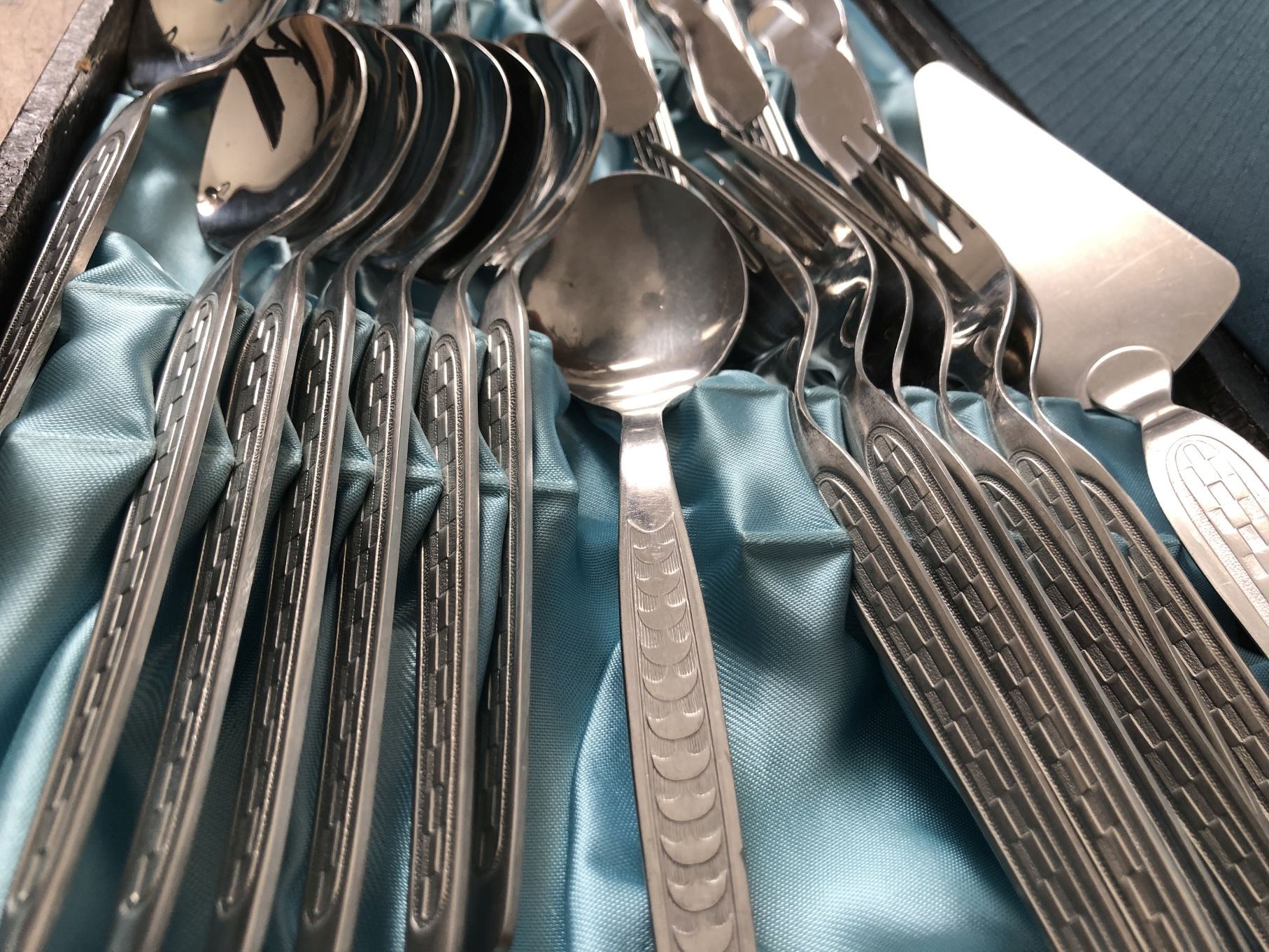 DDR Besteck 27 teilig ABS Rostfrei Löffel Messer Gabel Besteckkoffer