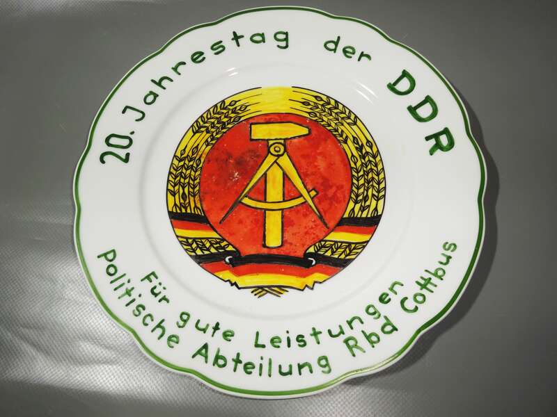 Andenkenteller 20 Jahre DDR Reichsbahn Direktion Cottbus 