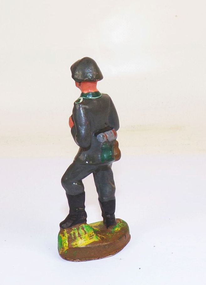 Alter Soldat mit Fernglas Feldstecher NVA Massefigur PGH Effelder