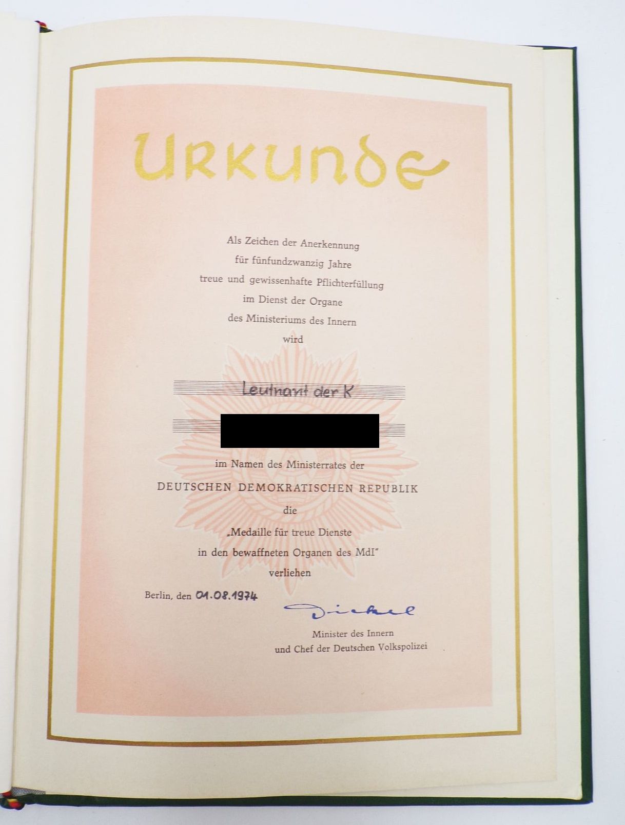 Nachlass Hauptmann der K Polizei DDR Abzeichen Urkunden Nachlass Hauptmann der K Polizei DDR Abzeichen Urkunden