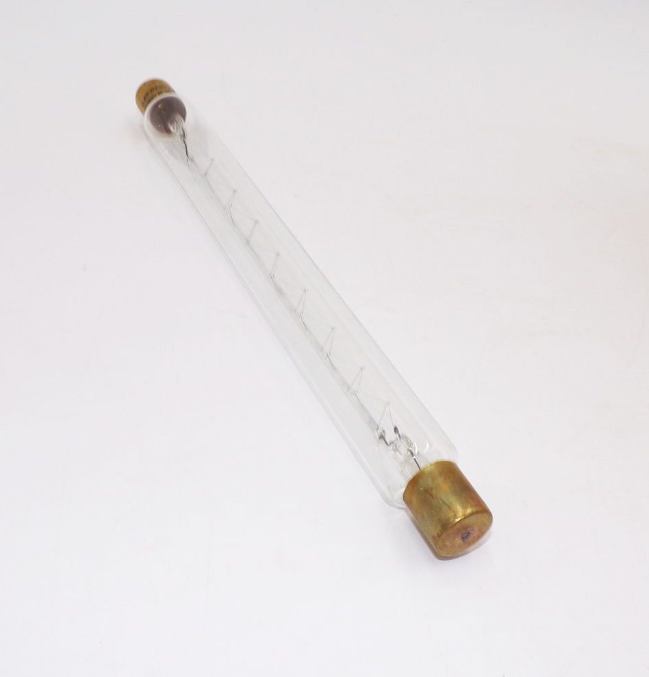 Alte Sofittenröhre Linienlampe Leuchtmittel Beleuchtung CCCP Russland 4 Stück Alte Sofittenröhre Linienlampe Leuchtmittel Beleuchtung CCCP Russland 4 Stück