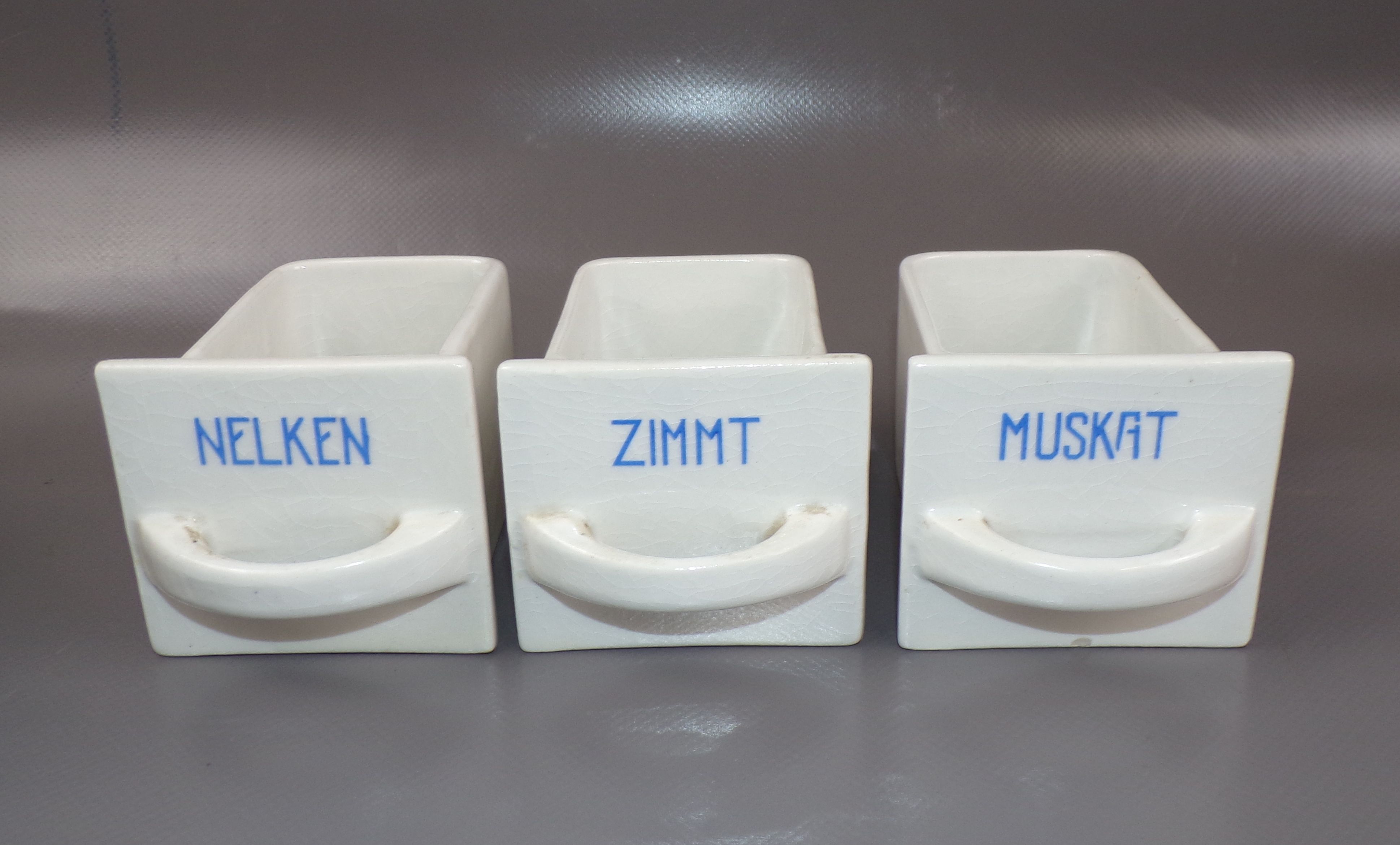 Alte Schütten Zimmt Muskat Mehl Nelken Steingut Küche Vorratsgefäß Deko Alte Schütten Zimmt Muskat Mehl Nelken Steingut Küche Vorratsgefäß Deko